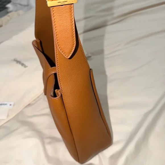 Saint Laurent Tan Leather Shoulder Bag - Picture 7 of 8